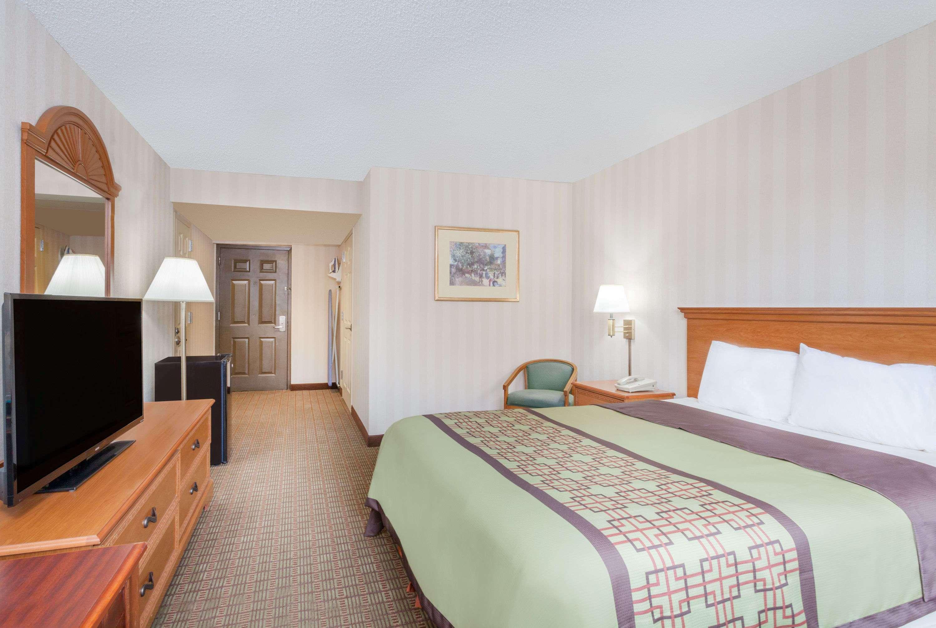 Days Inn By Wyndham Albany Suny Экстерьер фото