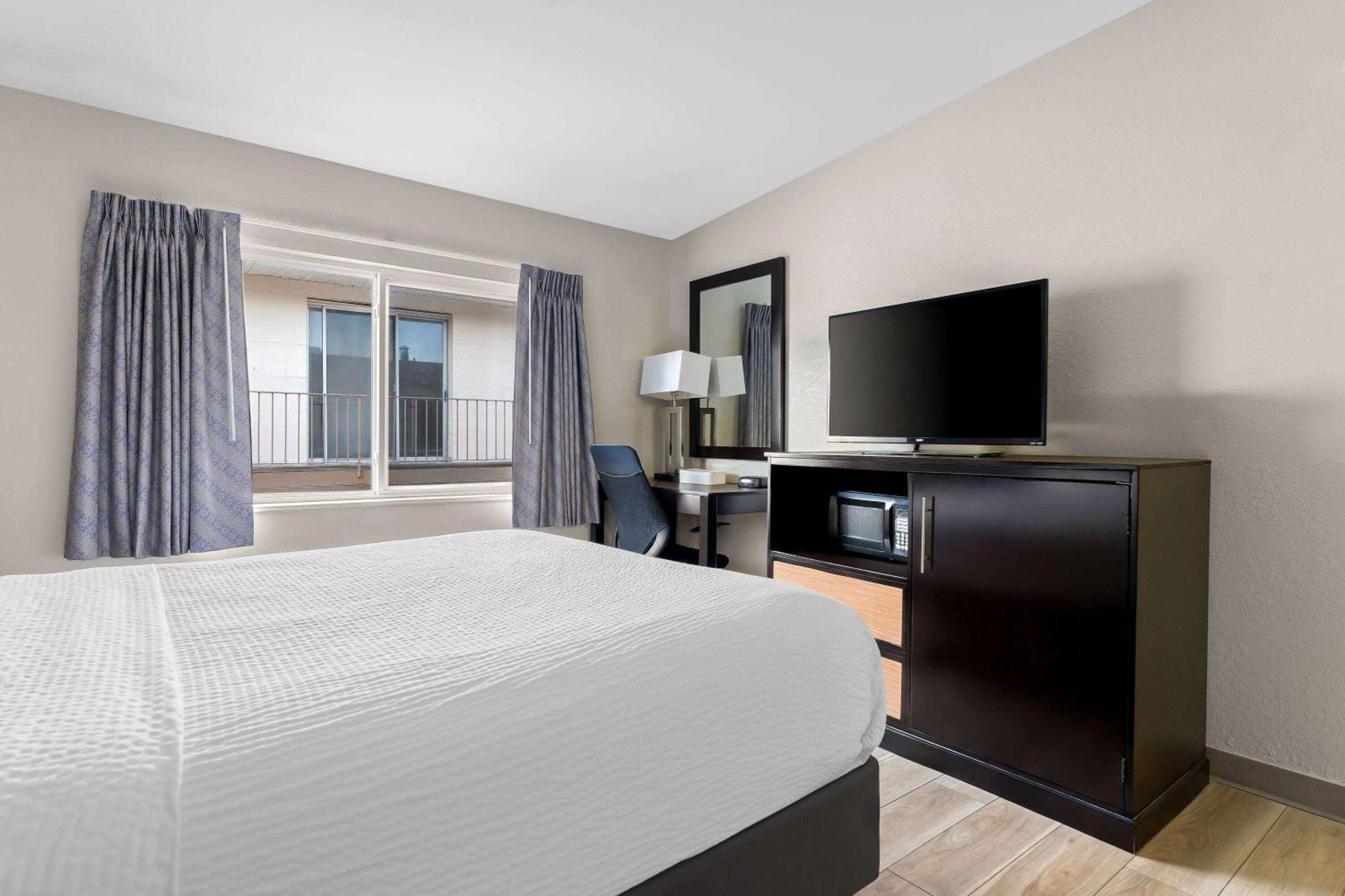 Days Inn By Wyndham Albany Suny Экстерьер фото