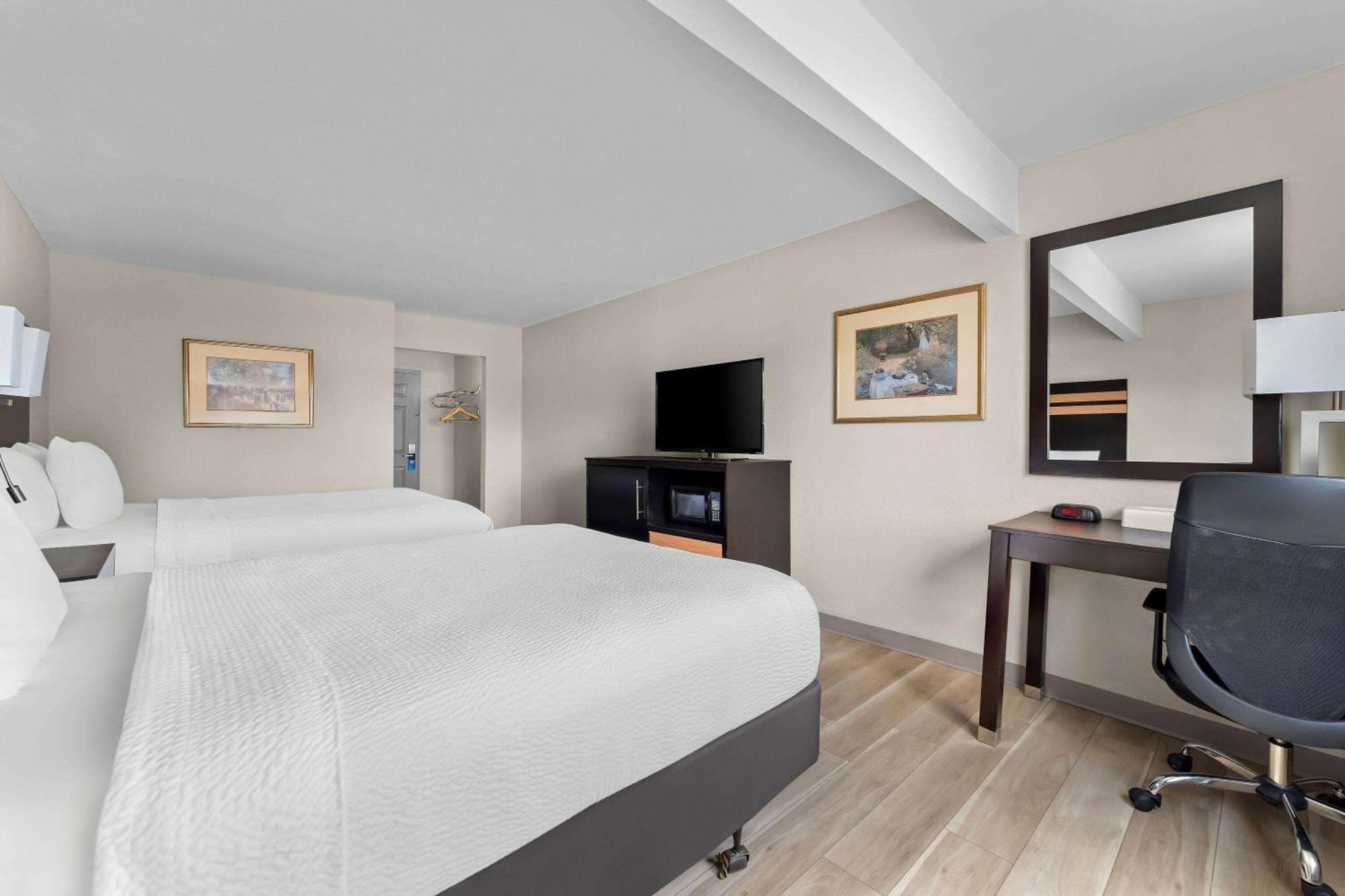 Days Inn By Wyndham Albany Suny Экстерьер фото