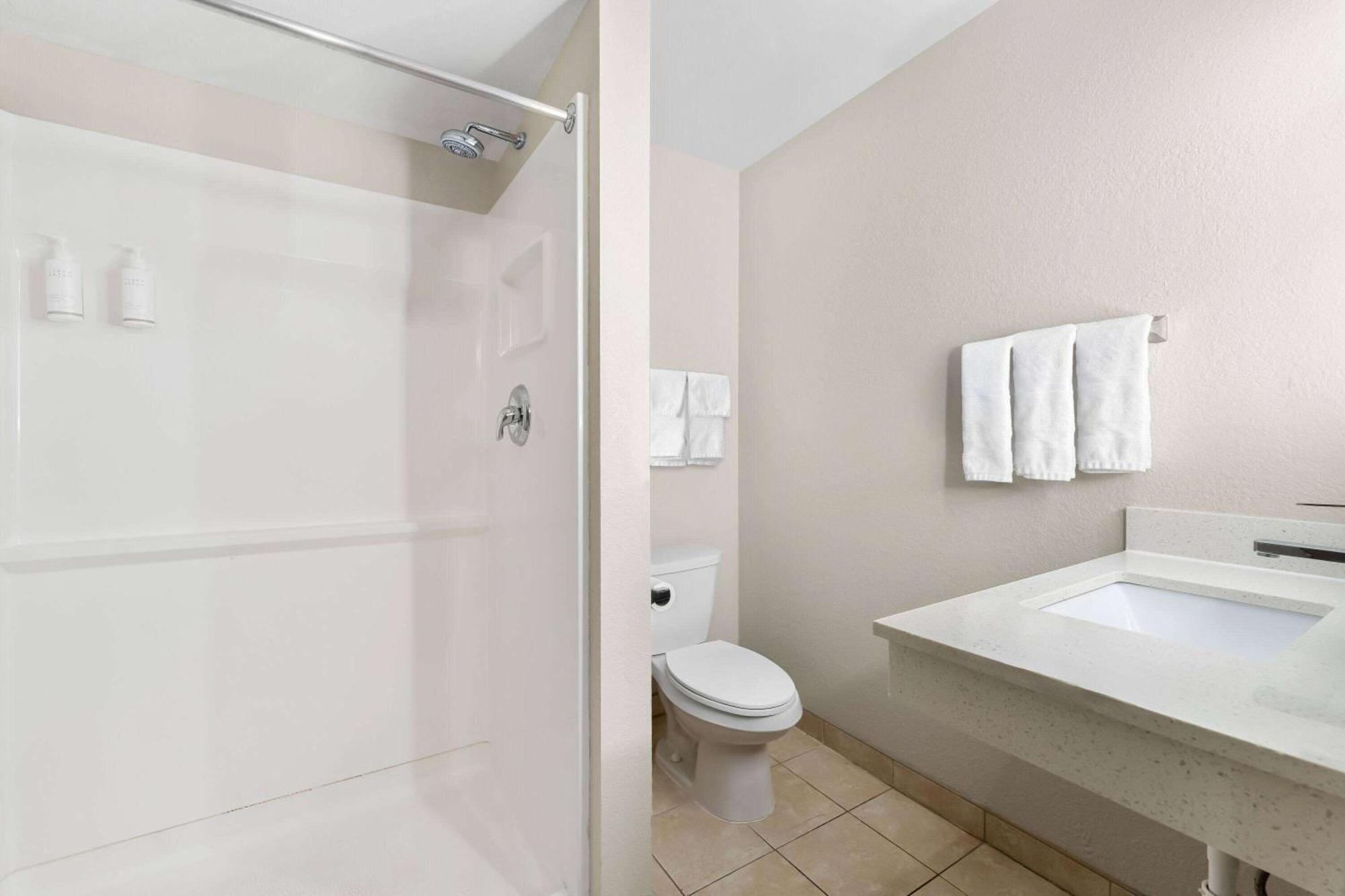 Days Inn By Wyndham Albany Suny Экстерьер фото
