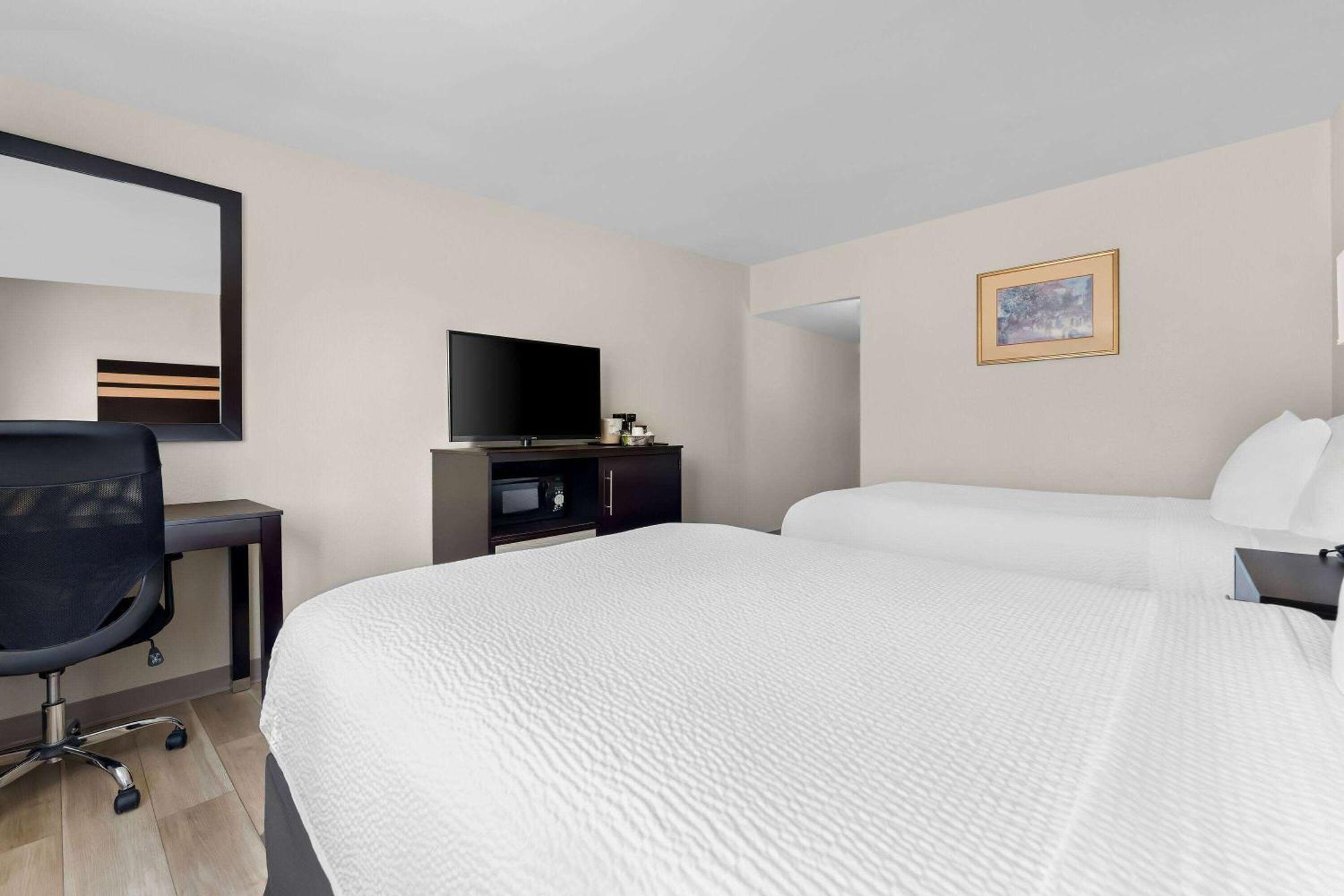 Days Inn By Wyndham Albany Suny Экстерьер фото